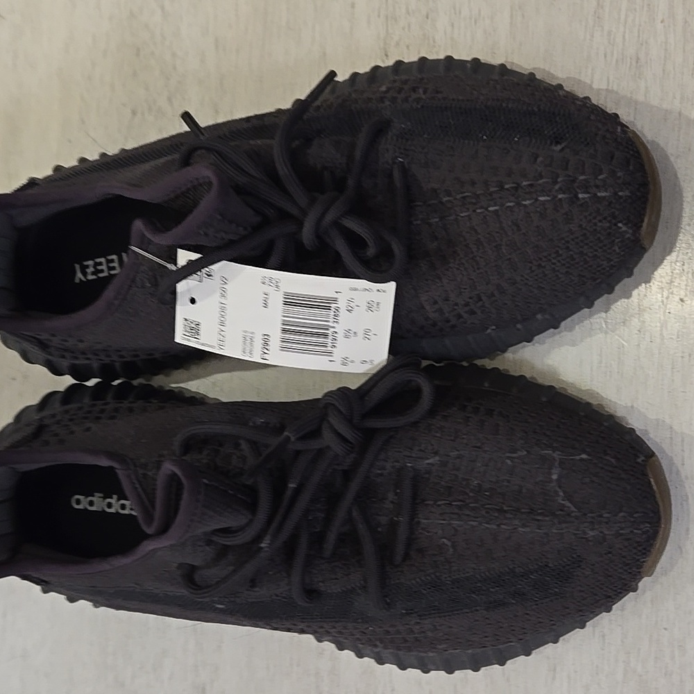 Yeezy Cinder size 9